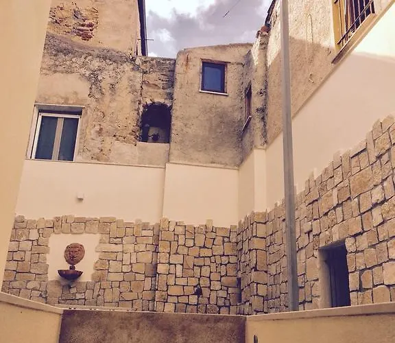 Mandralisca Garden شقة *