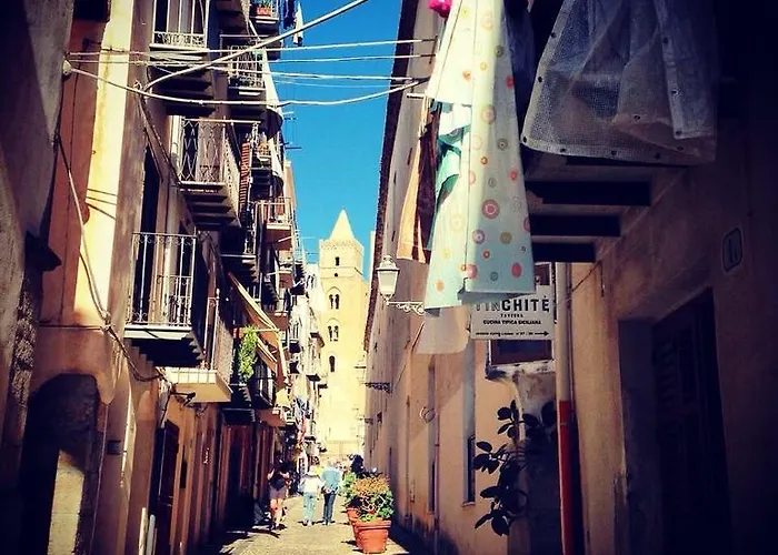 Mandralisca Garden * تْشيفالو