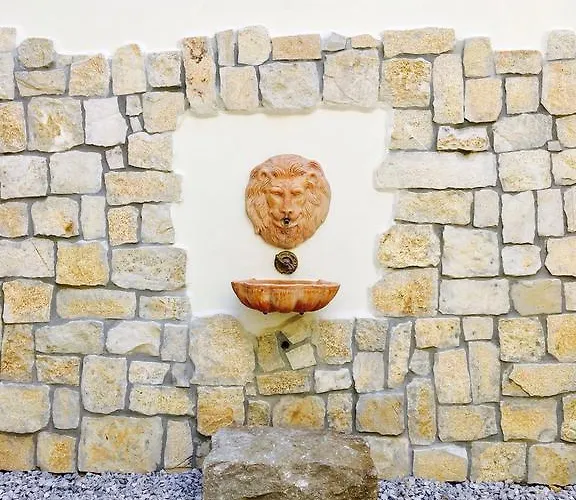 Mandralisca Garden شقة تْشيفالو