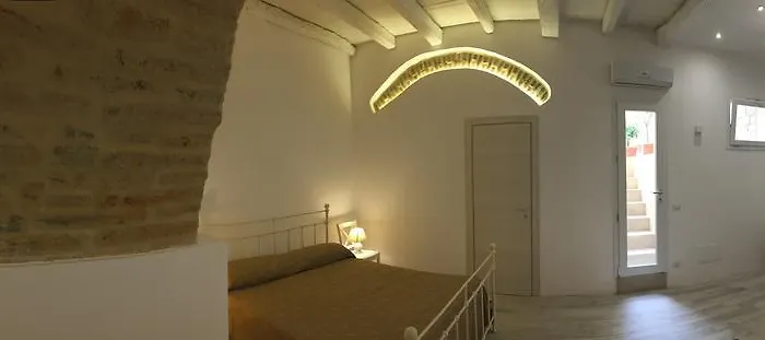 Mandralisca Garden شقة تْشيفالو