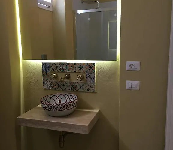 Mandralisca Garden * تْشيفالو