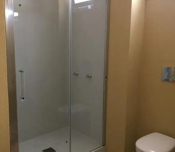 Mandralisca Garden * تْشيفالو