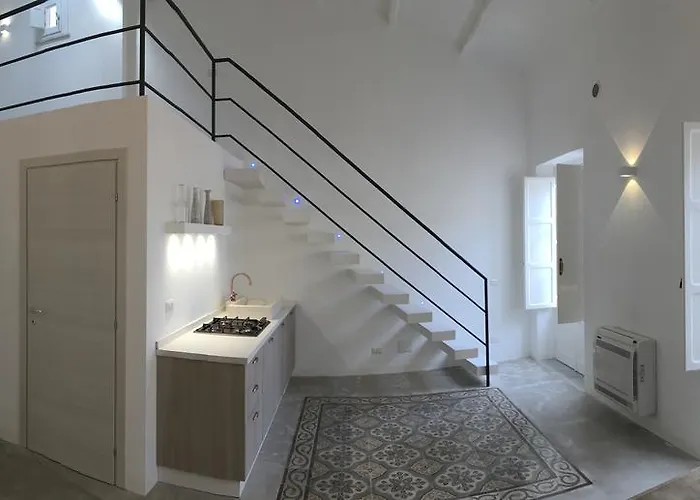 شقة Mandralisca Garden *