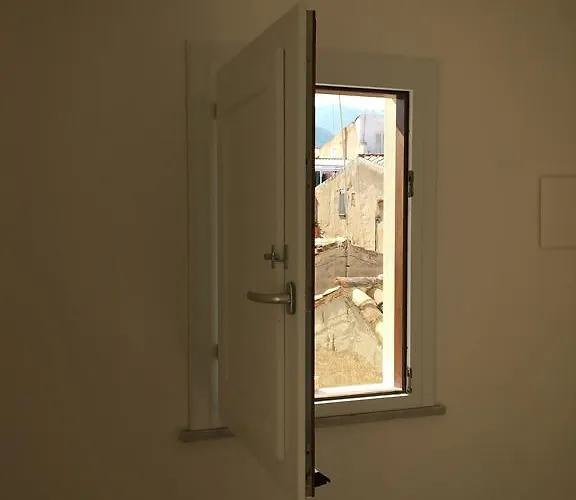 Mandralisca Garden *