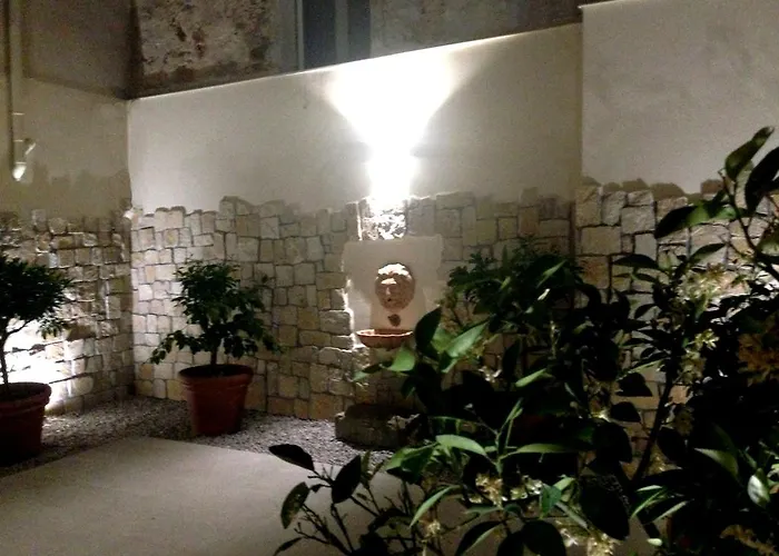 Mandralisca Garden *