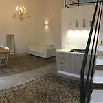 Διαμέρισμα Mandralisca Garden *