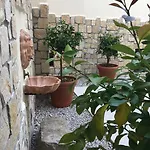 Διαμέρισμα Mandralisca Garden