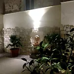 Mandralisca Garden *