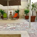Διαμέρισμα Mandralisca Garden *