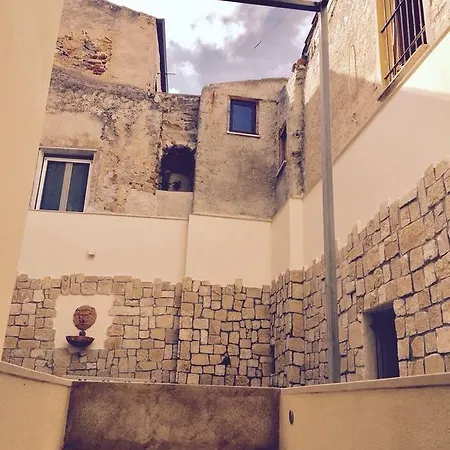 Mandralisca Garden Appartement *