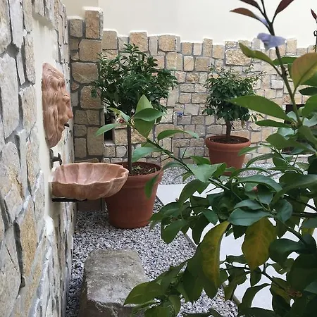 Appartement Mandralisca Garden