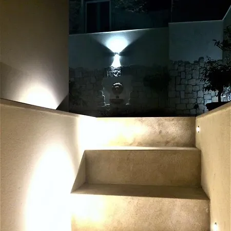 Mandralisca Garden Daire