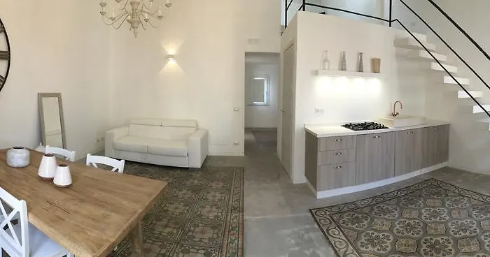 Mandralisca Garden *