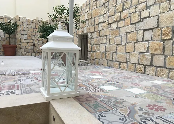 Mandralisca Garden *